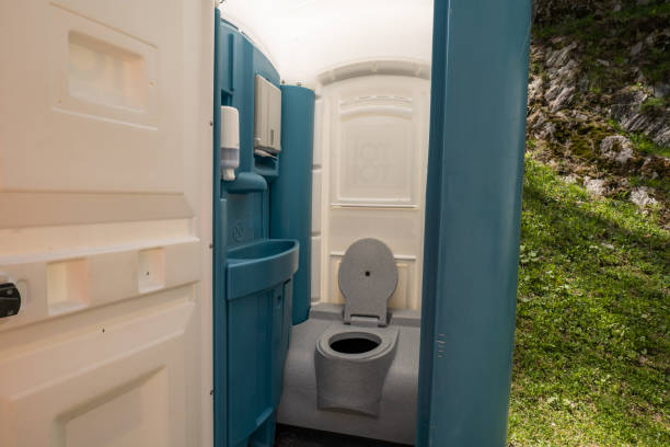 Portable Toilet Options We Offer in Pearl River, MS